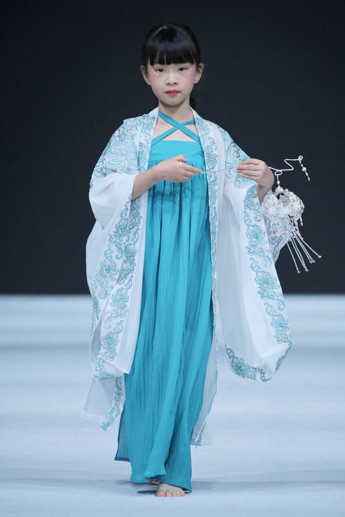 童装课 时光调色板 2024海派儿童时尚趋势发布举行